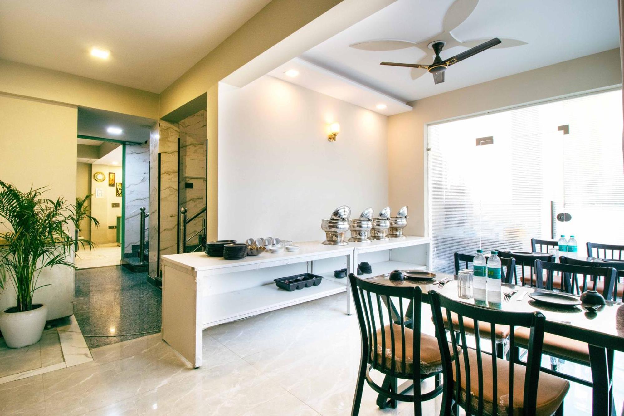 Treebo Elite Corporate, Sector 62 Hotel Noida Exterior photo