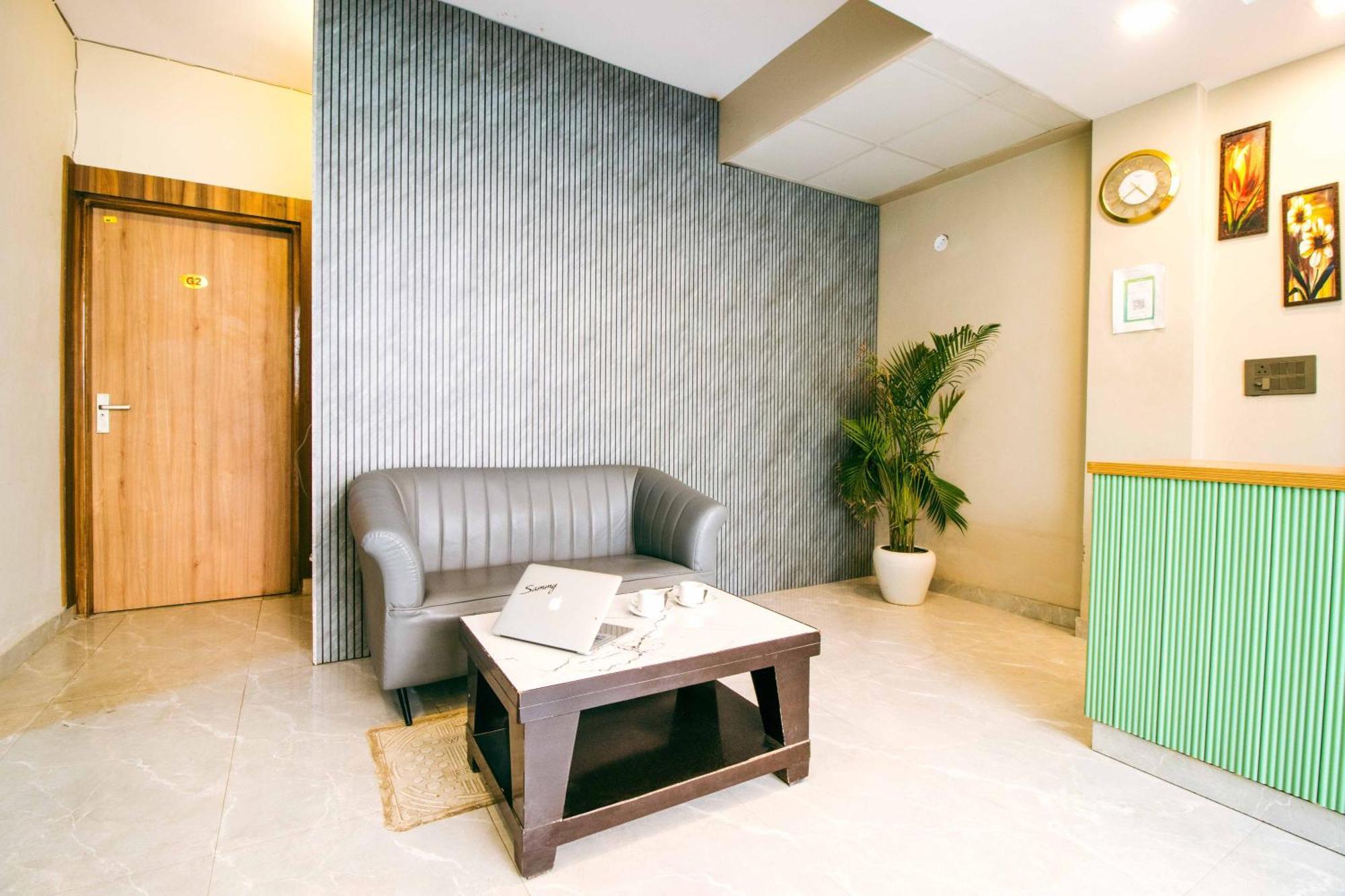 Treebo Elite Corporate, Sector 62 Hotel Noida Exterior photo