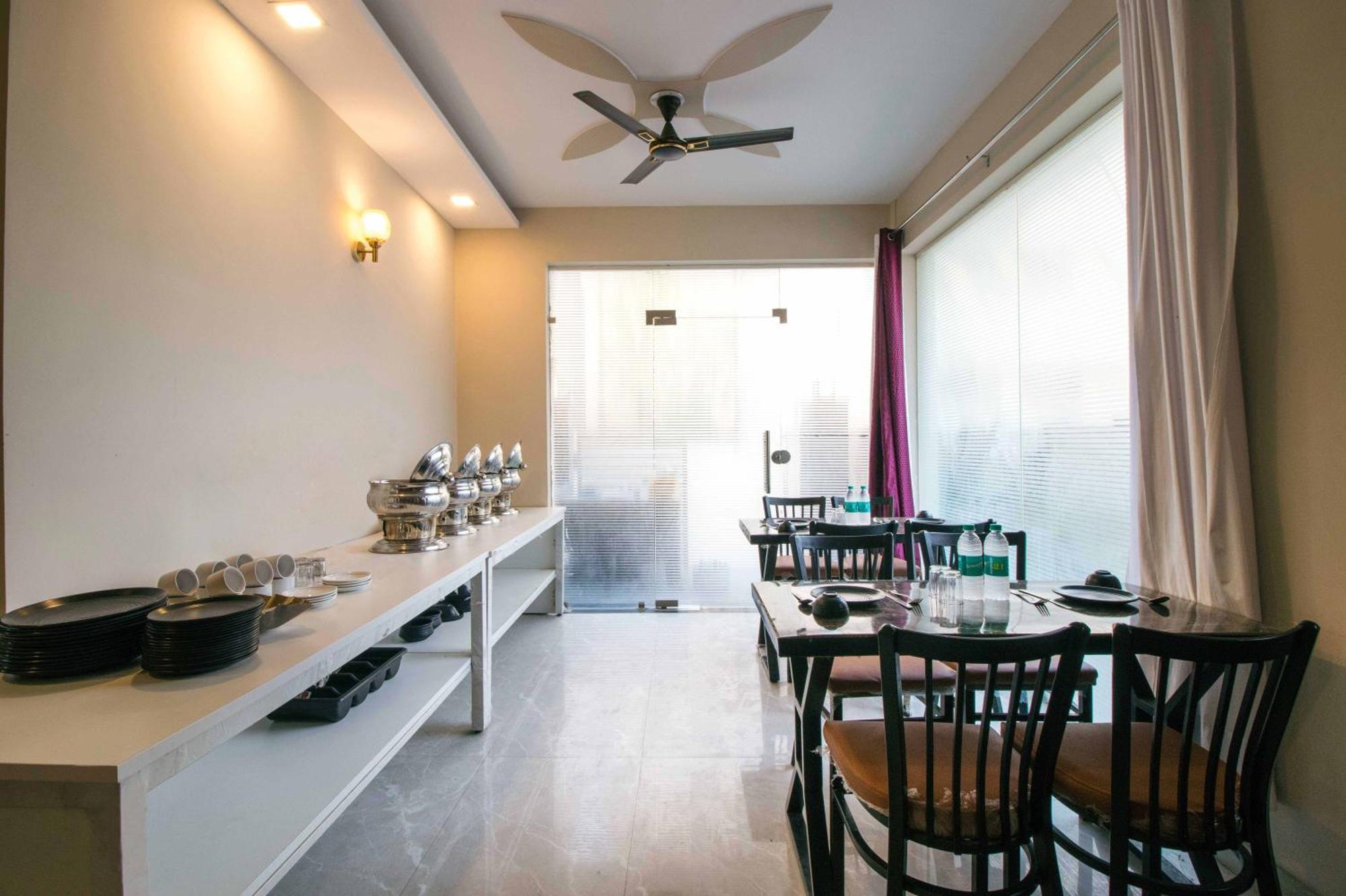 Treebo Elite Corporate, Sector 62 Hotel Noida Exterior photo