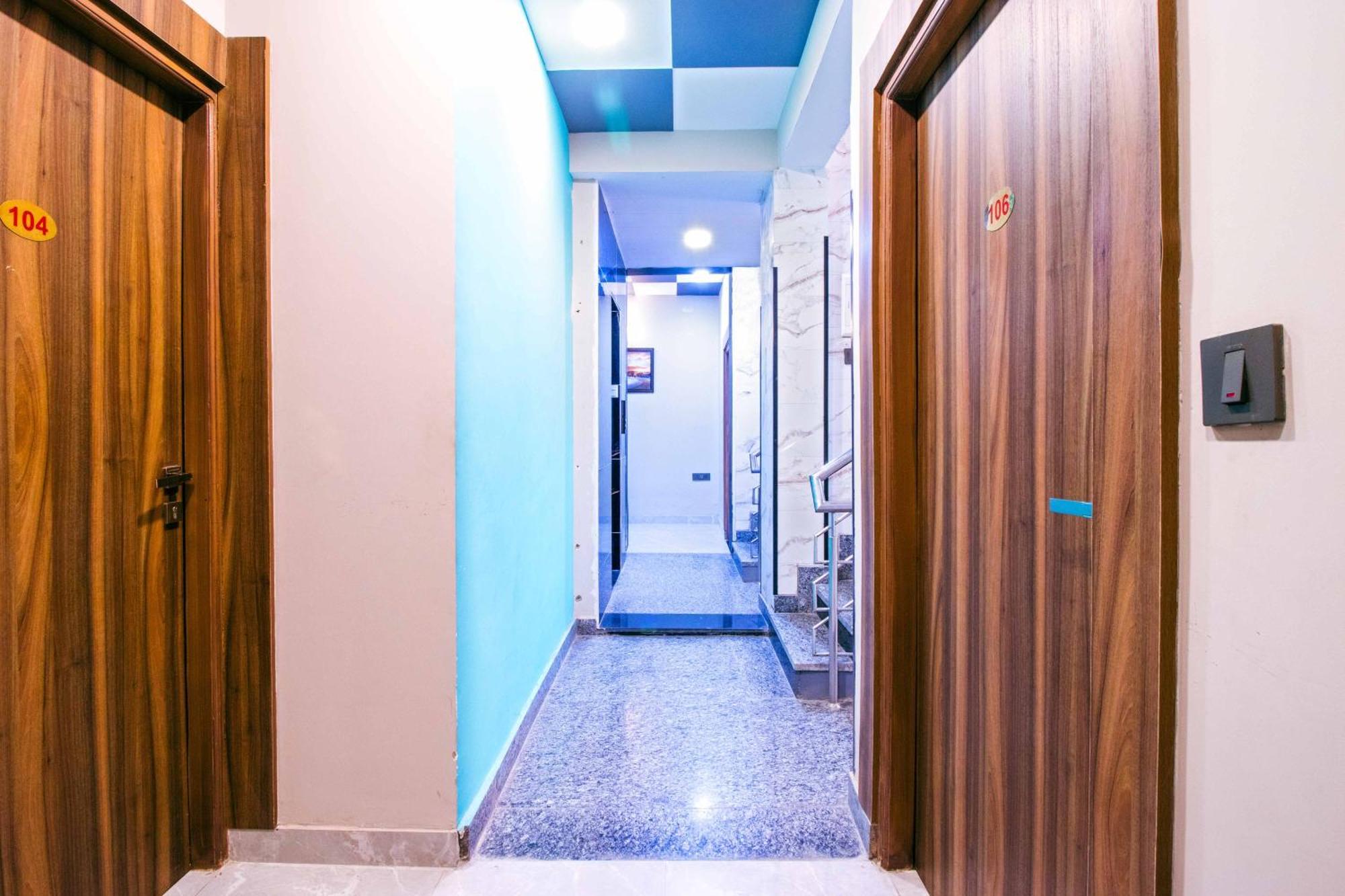 Treebo Elite Corporate, Sector 62 Hotel Noida Exterior photo