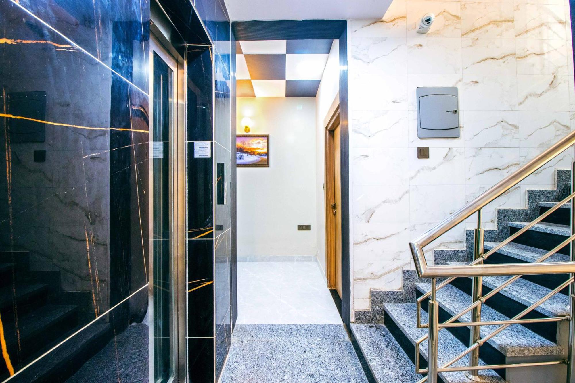 Treebo Elite Corporate, Sector 62 Hotel Noida Exterior photo