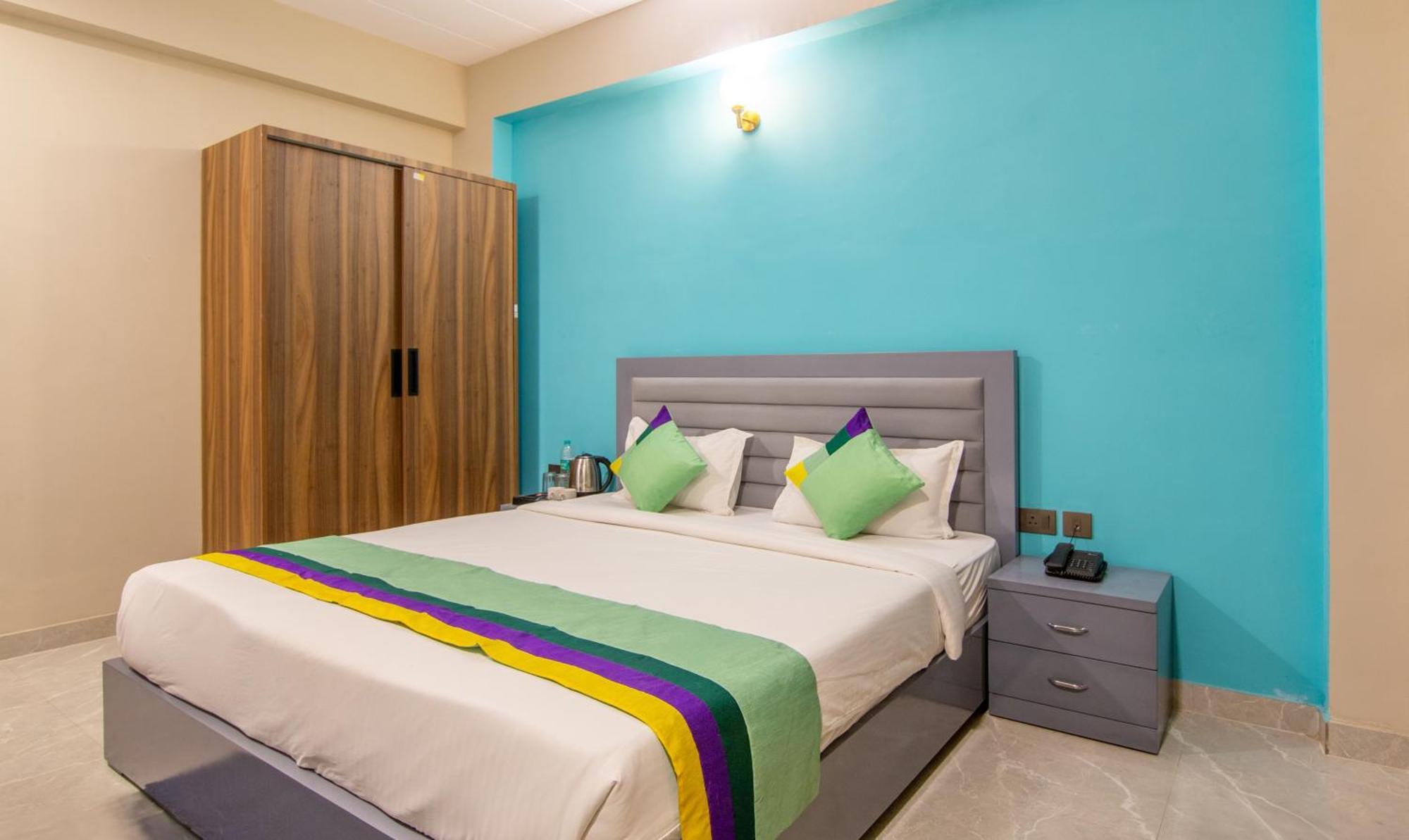 Treebo Elite Corporate, Sector 62 Hotel Noida Exterior photo