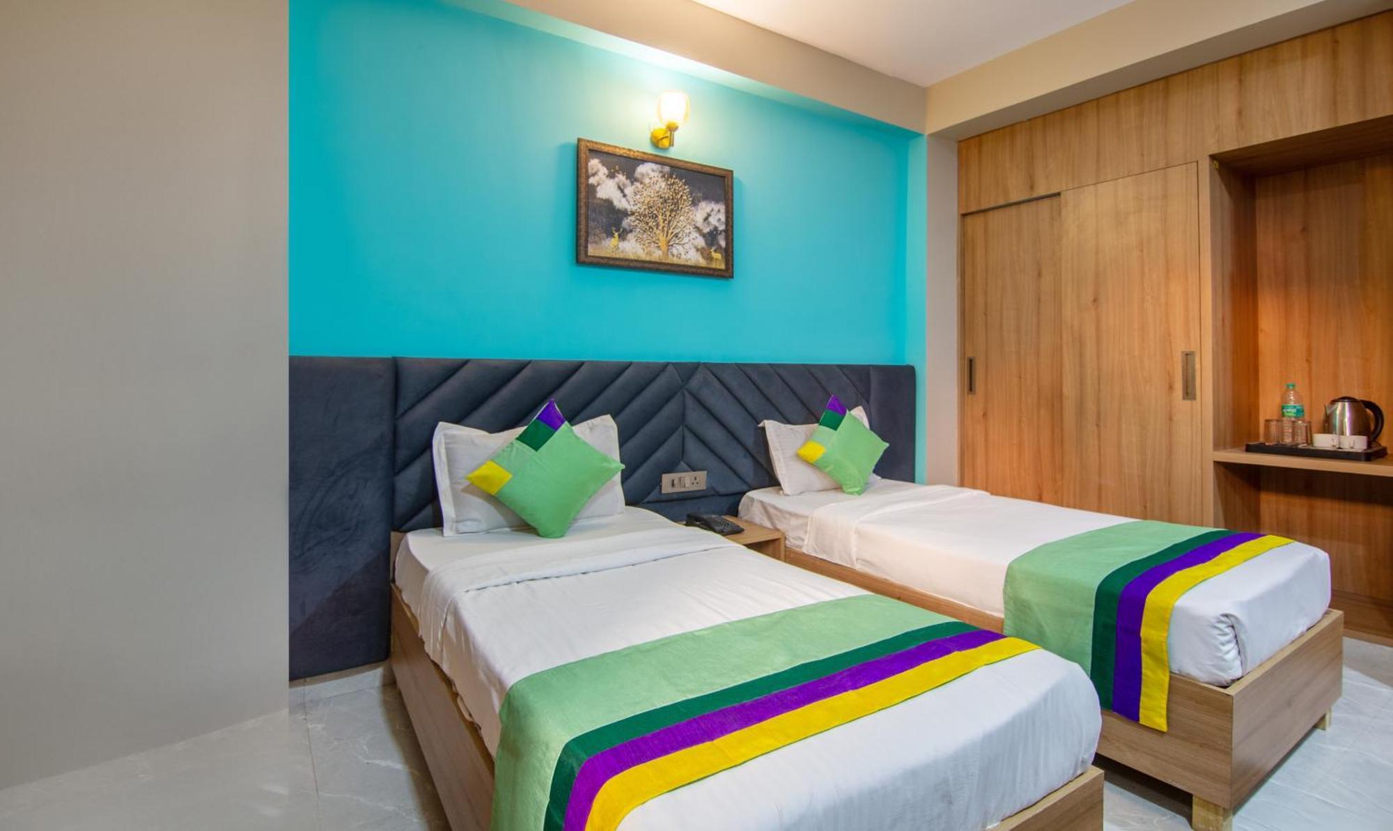 Treebo Elite Corporate, Sector 62 Hotel Noida Exterior photo