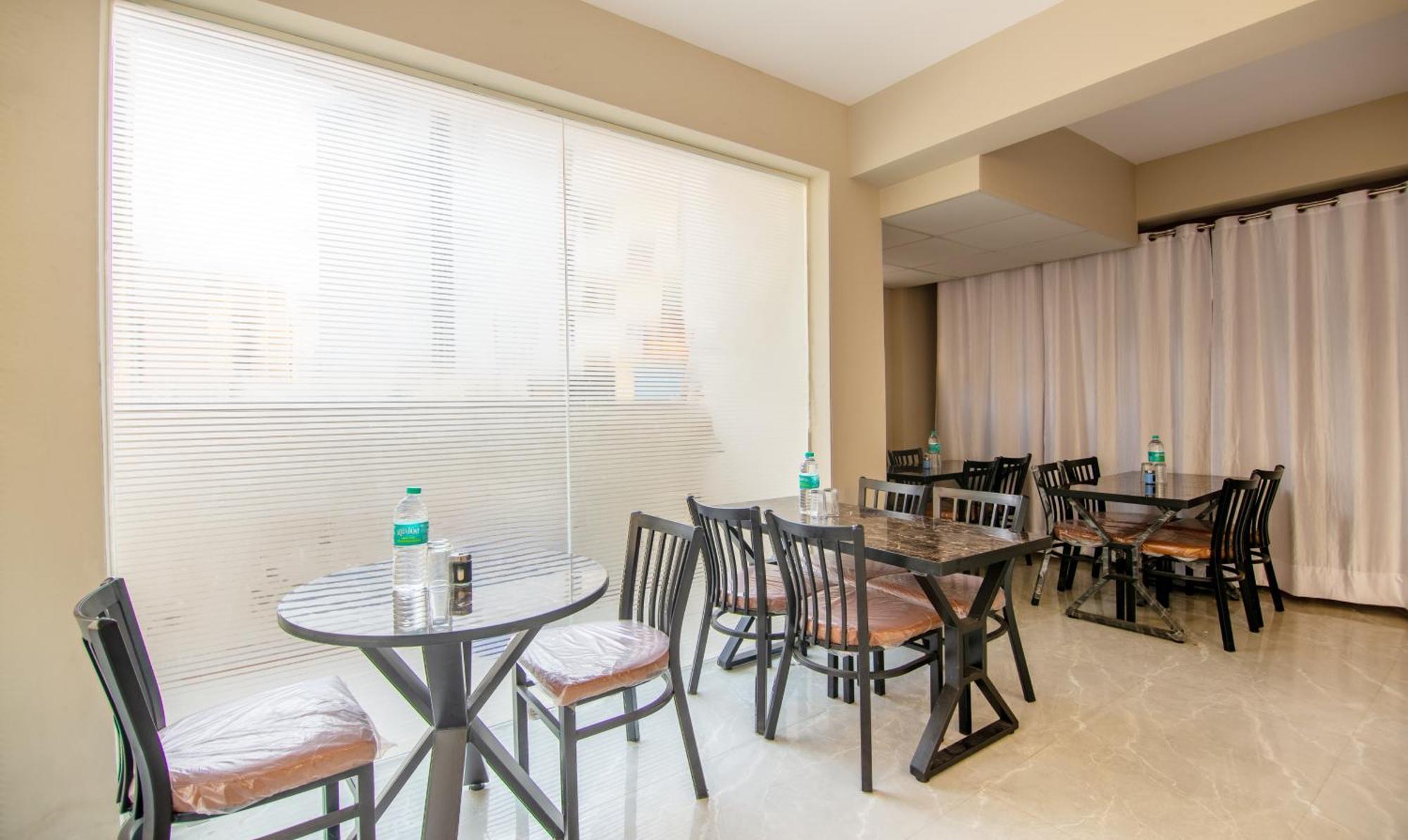 Treebo Elite Corporate, Sector 62 Hotel Noida Exterior photo