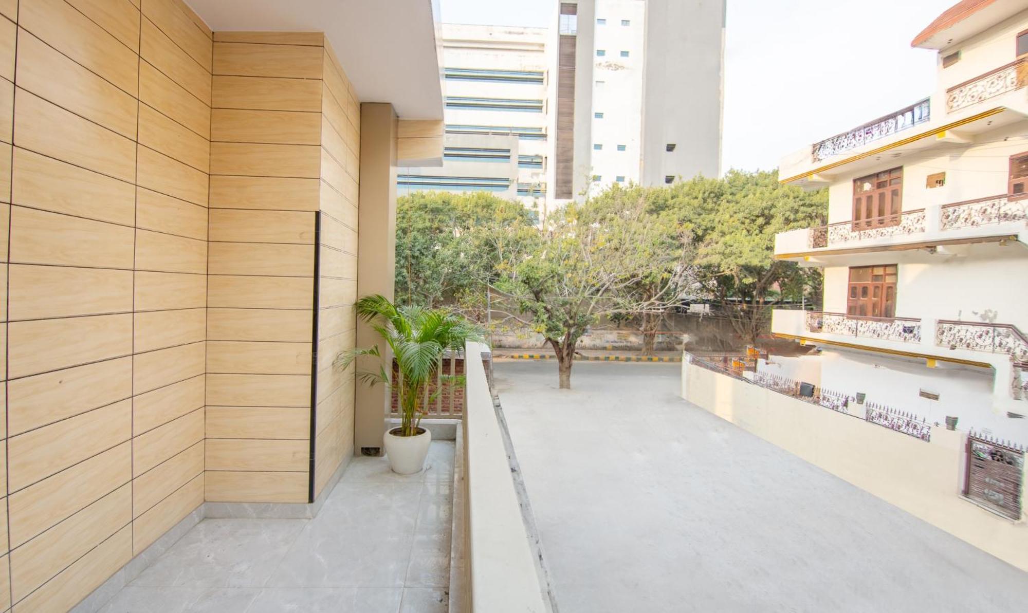 Treebo Elite Corporate, Sector 62 Hotel Noida Exterior photo